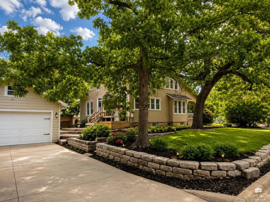2301 Anderson Avenue, Manhattan, KS 66502 - #3