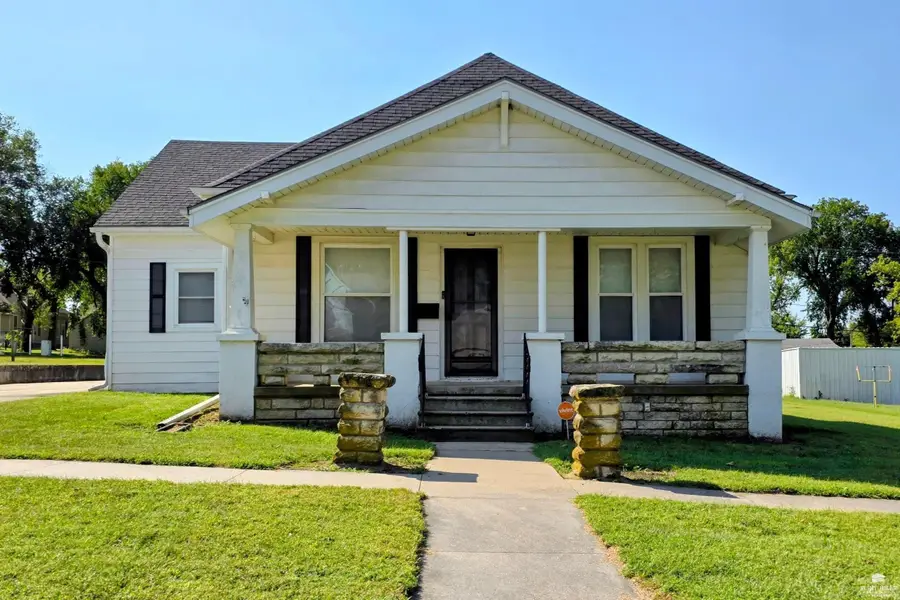 211 E 6th Street, Frankfort, KS 66427 - #2