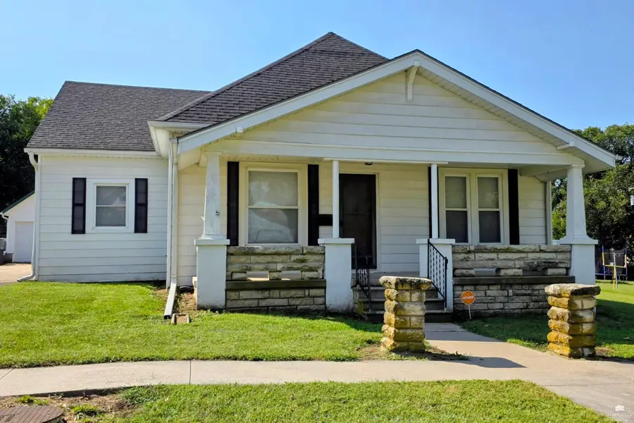 211 E 6th Street, Frankfort, KS 66427 - #3