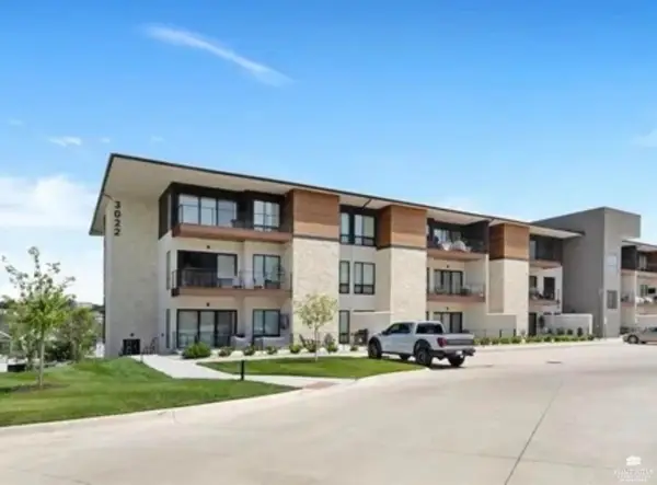3022 Fieldhouse Circle #211, Manhattan, KS 66503