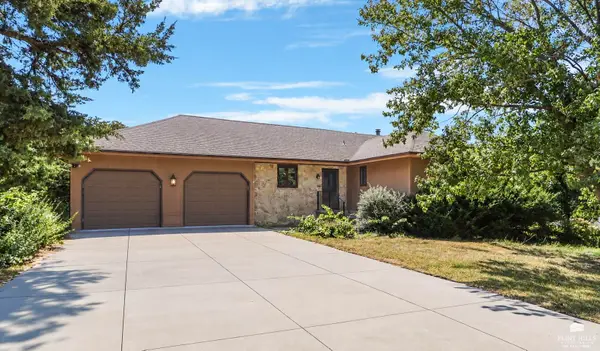 1903 Crescent Drive, Manhattan, KS 66503