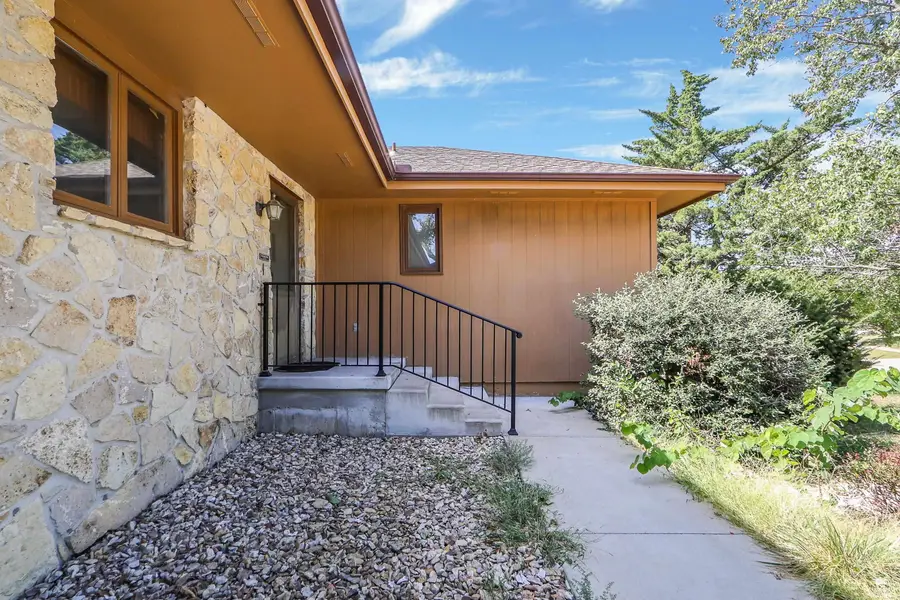 1903 Crescent Drive, Manhattan, KS 66503 - #2