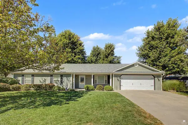 3842 Fox Ridge Drive, Manhattan, KS 66502