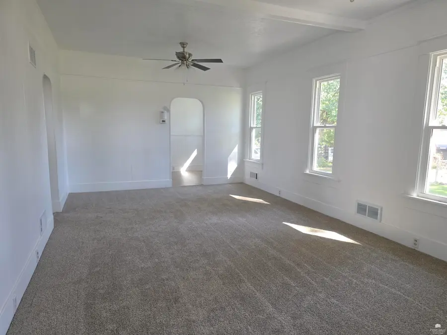 518 S Bridge Street, Enterprise, KS 67441 - #2