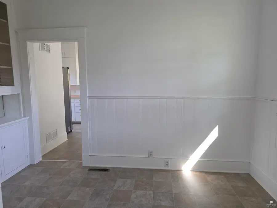 518 S Bridge Street, Enterprise, KS 67441 - #3