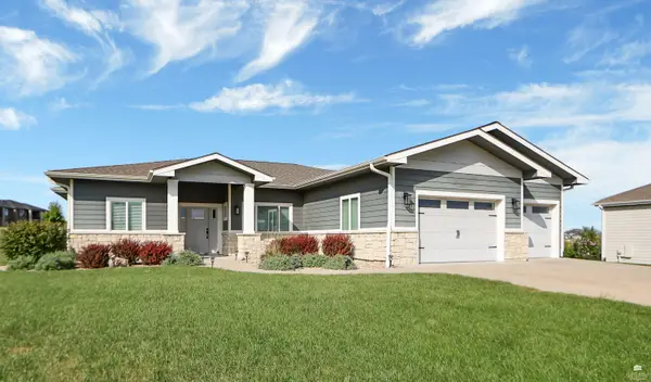 5516 Colbert Hills Drive, Manhattan, KS 66503