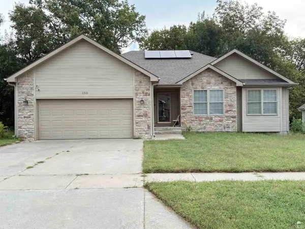 1311 Overbrooke Drive, Junction City, KS 66441