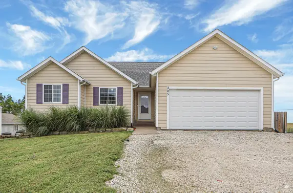 305 Rock Creek Drive, Westmoreland, KS 66549