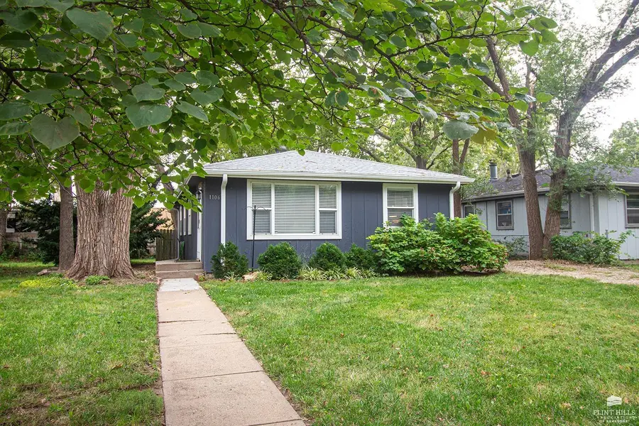 1106 N 4th, Manhattan, KS 66502 - #2