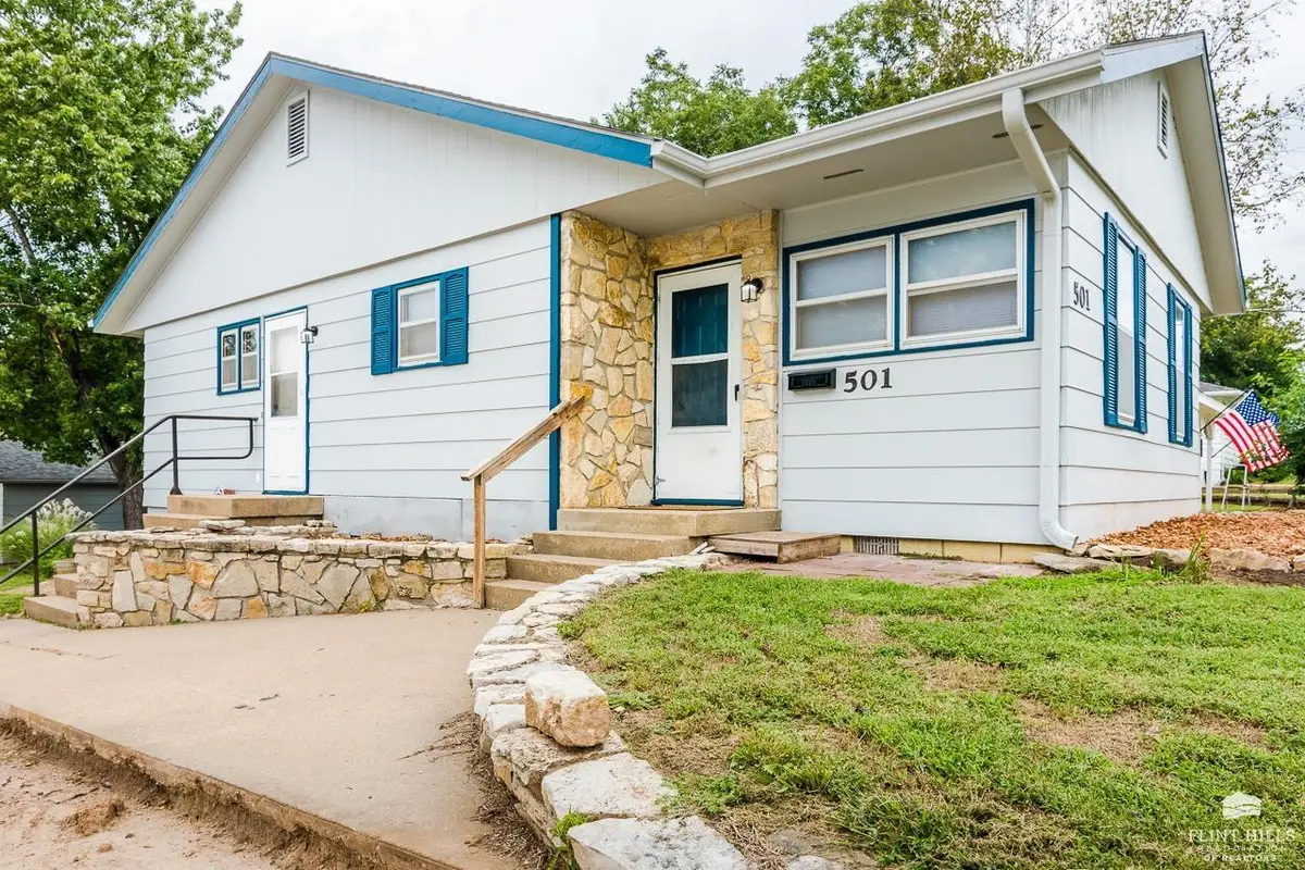 501 Spruce Street, Wamego, KS 66547 - #1