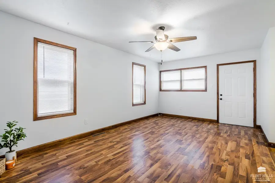 501 Spruce Street, Wamego, KS 66547 - #3