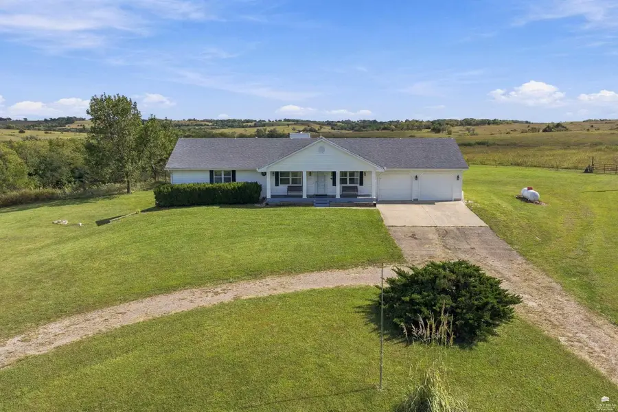 21991 Firefly Rd, Eskridge, KS 66423 - #3