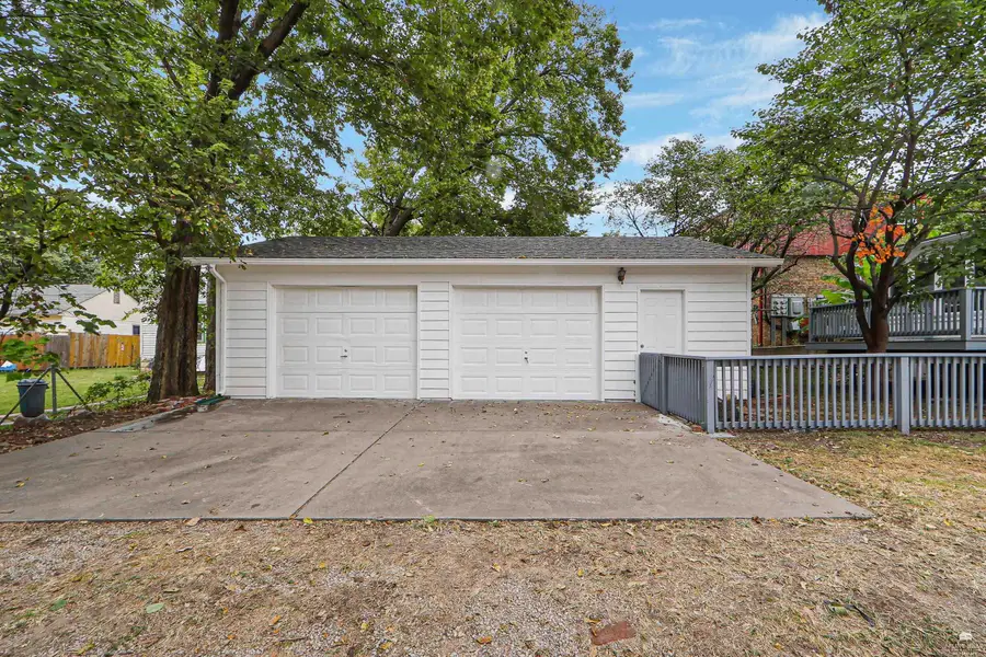 215 S Jefferson Street, Junction City, KS 66441 - #3
