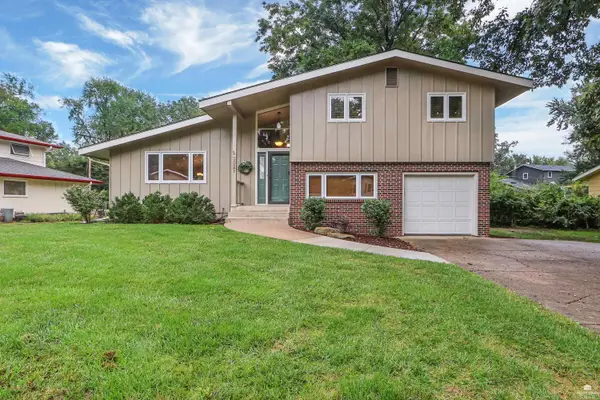 2827 Oregon Lane, Manhattan, KS 66502