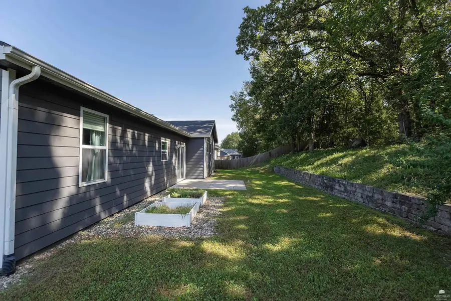933 Highland Ridge Drive, Manhattan, KS 66503 - #2