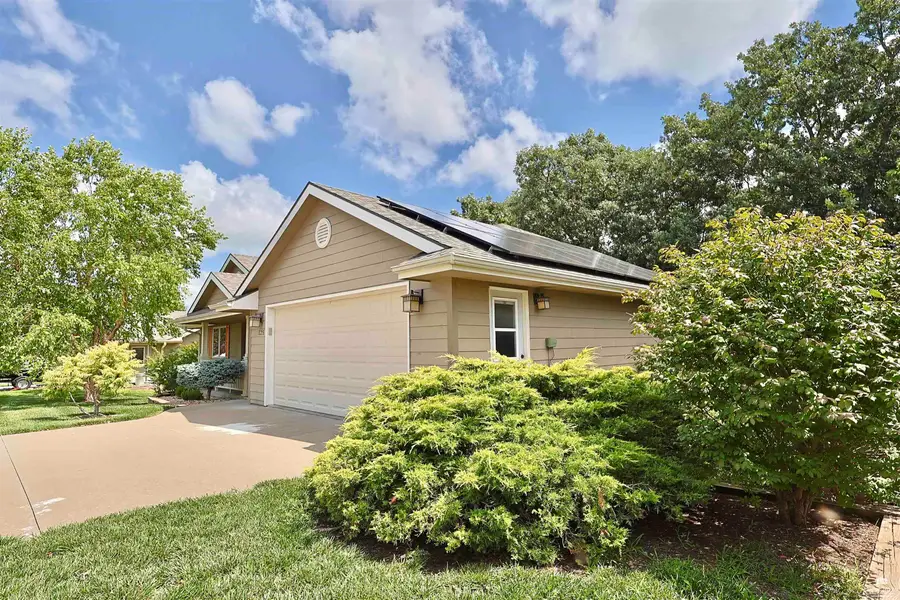 125 Hunter Drive, Manhattan, KS 66503 - #2