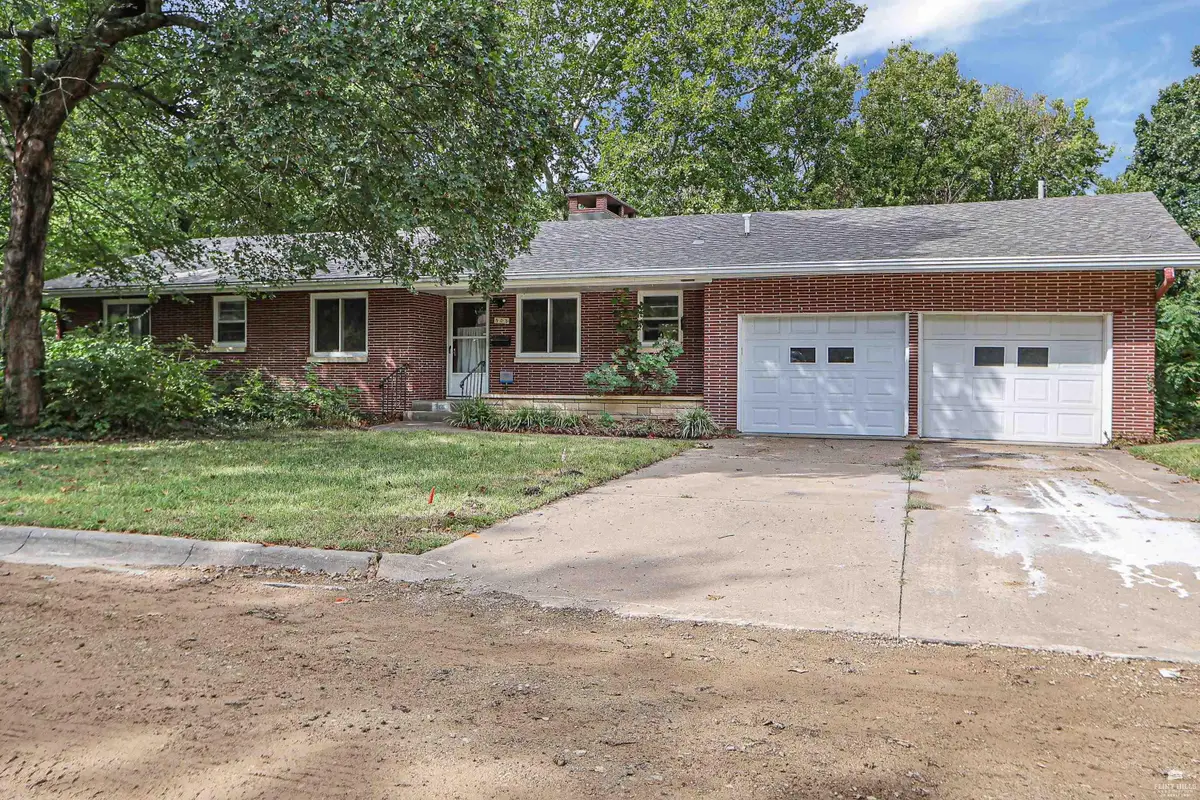 505 Oakdale Drive, Manhattan, KS 66502 - #1