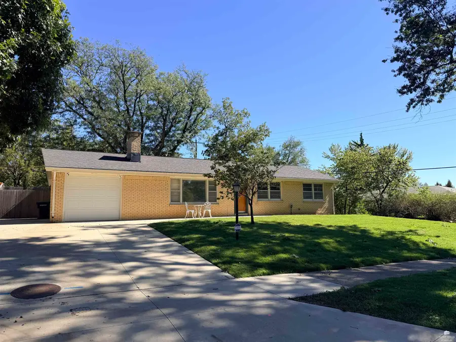 1704 Browning Avenue, Manhattan, KS 66502 - #2