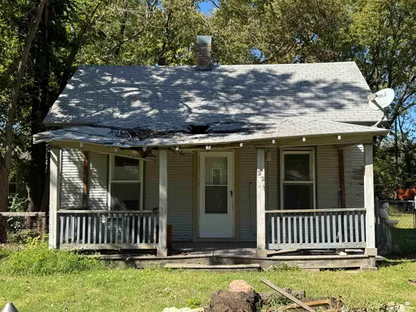 225 10th Street, Ogden, KS 66517