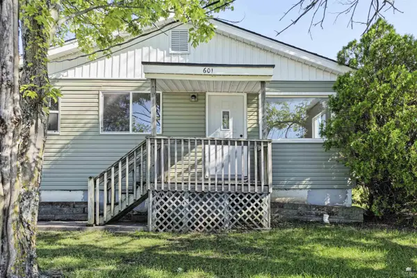 601 N 6th St, St. Marys, KS 66536