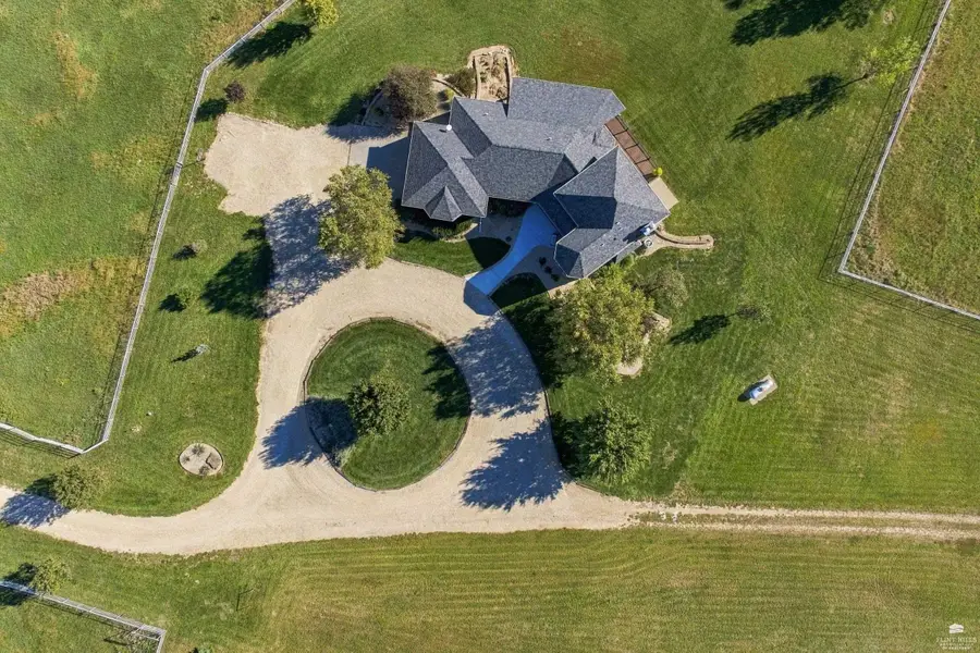 4677 W 59th Avenue, Manhattan, KS 66503 - #2