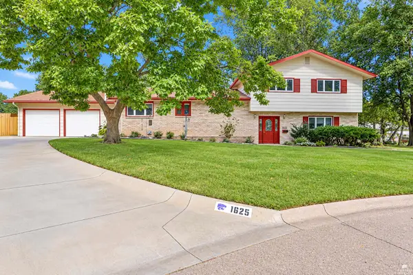 1625 Beechwood Terrace, Manhattan, KS 66502