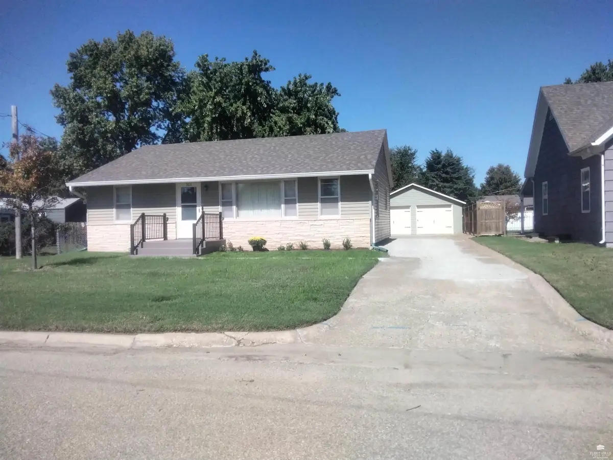 303 NE 16th, Abilene, KS 67410 - #1