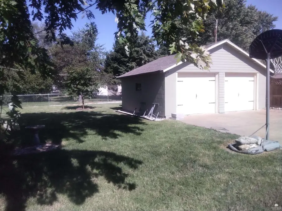 303 NE 16th, Abilene, KS 67410 - #2