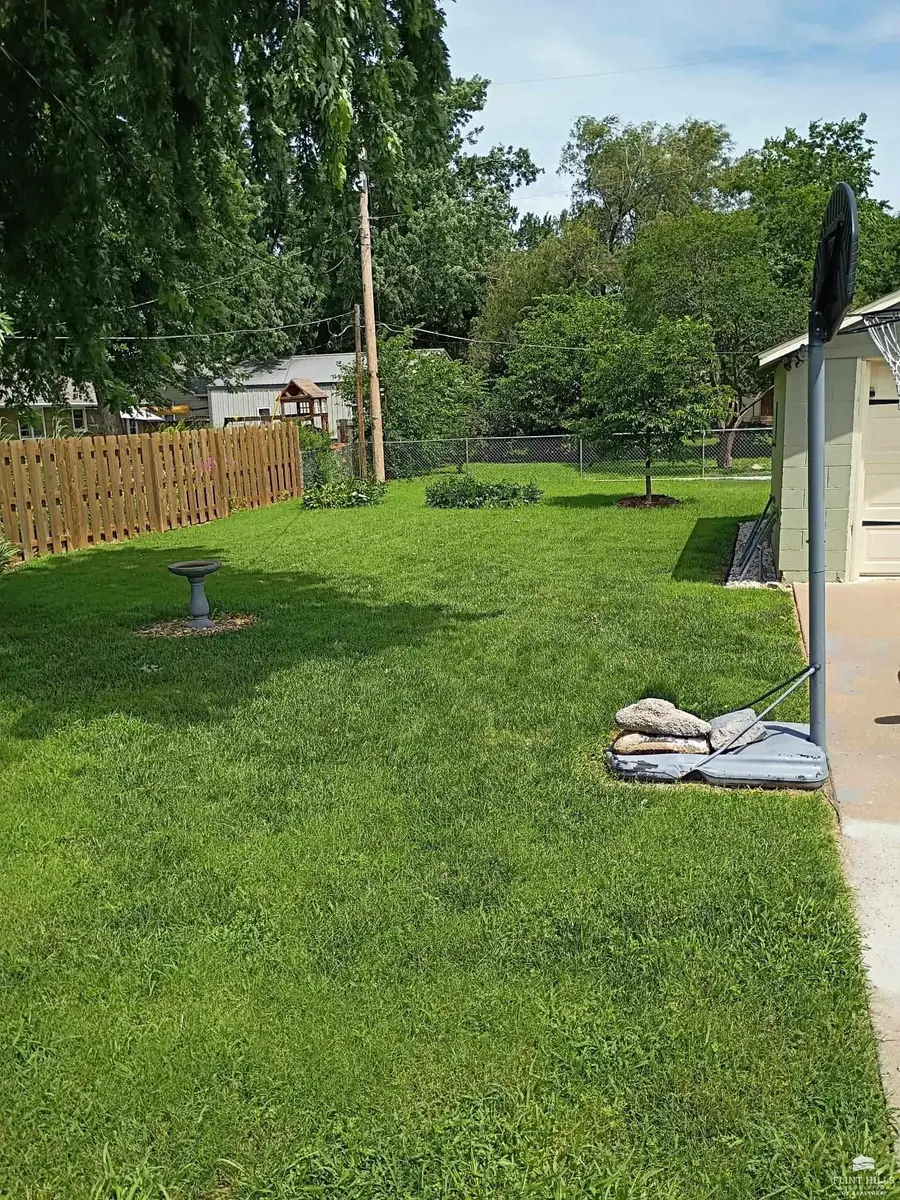 303 NE 16th, Abilene, KS 67410 - #3