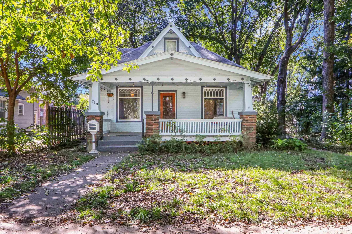 713 Osage, Manhattan, KS 66502 - #1