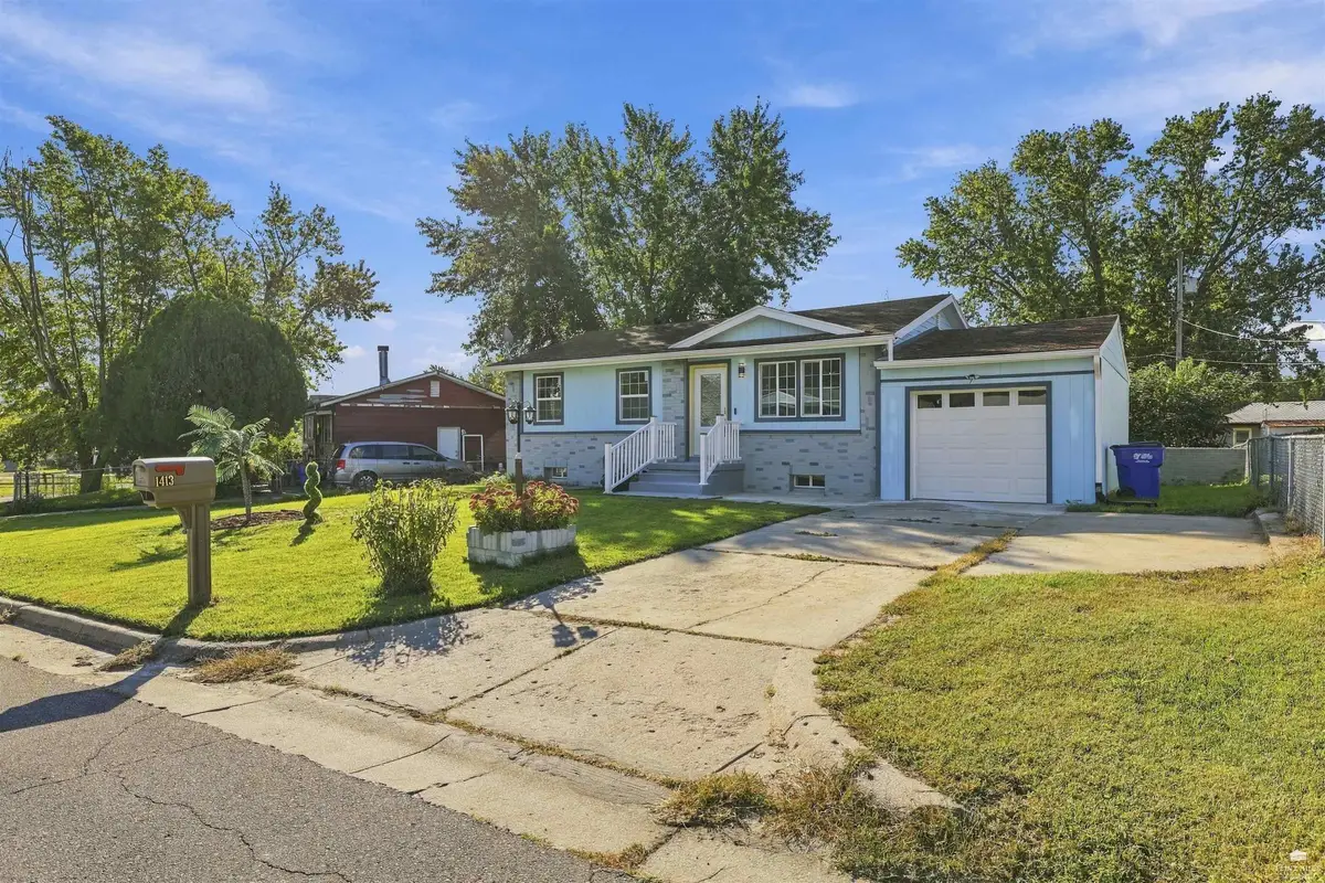 1413 W 14th Street, Junction City, KS 66441 - #1
