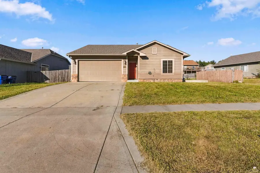 916 Dakota Lane, Junction City, KS 66441 - #2