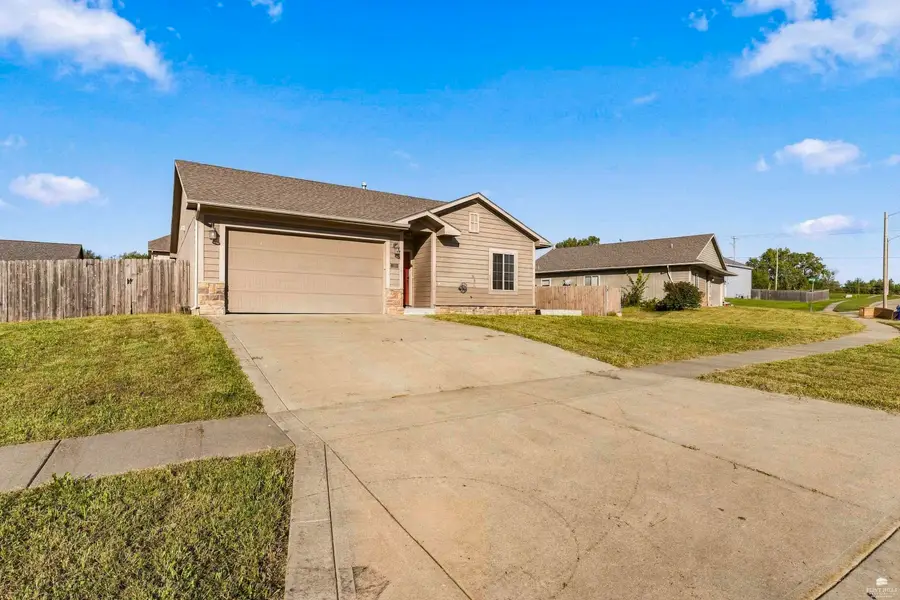 916 Dakota Lane, Junction City, KS 66441 - #3
