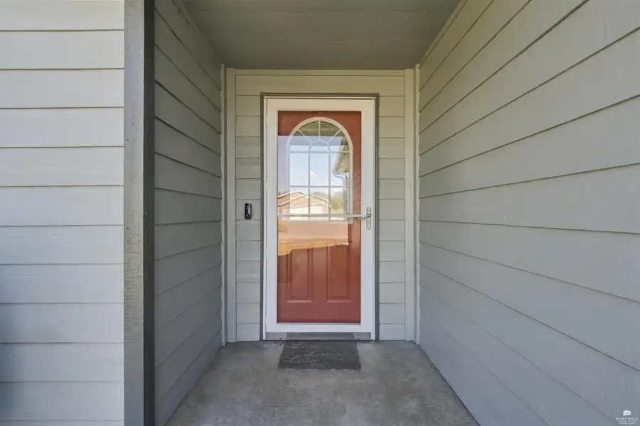 217 Northfield Road, Manhattan, KS 66502 - #2