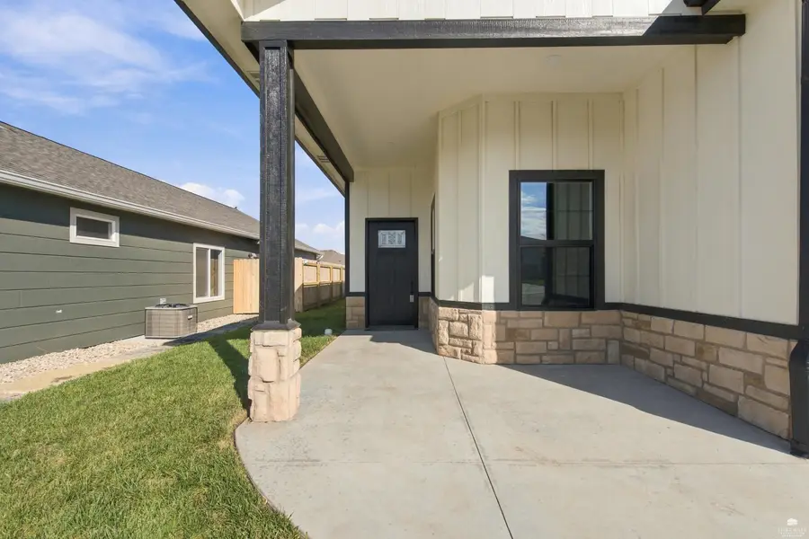 9869 Weeping Willow Drive, Manhattan, KS 66502 - #2