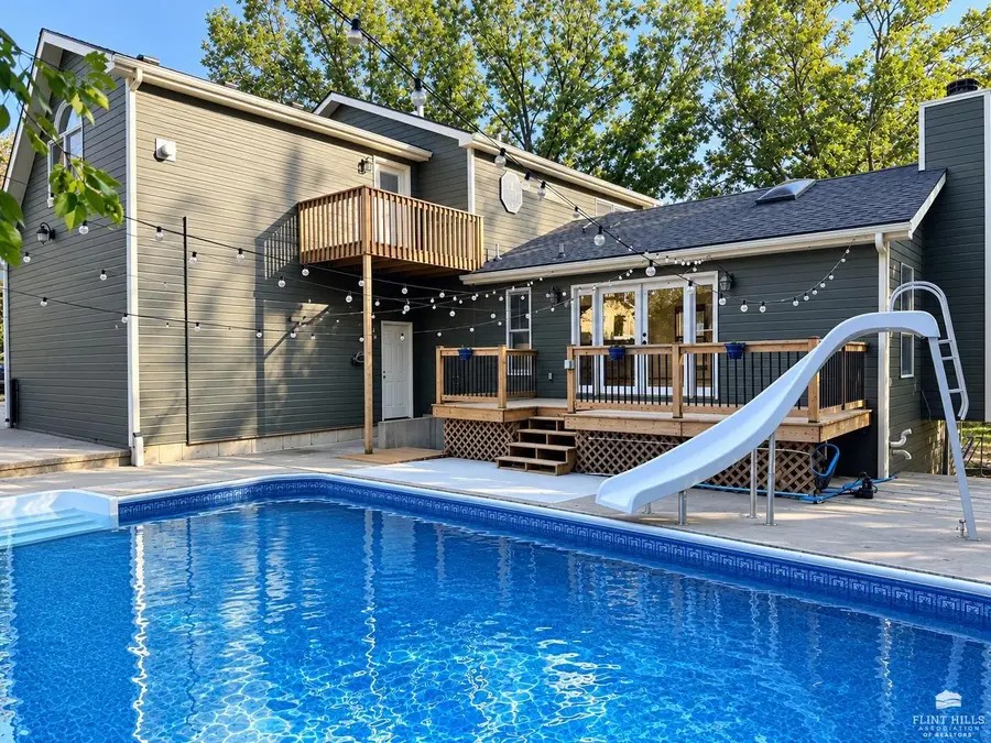 531 Oakdale Drive, Manhattan, KS 66502 - #2