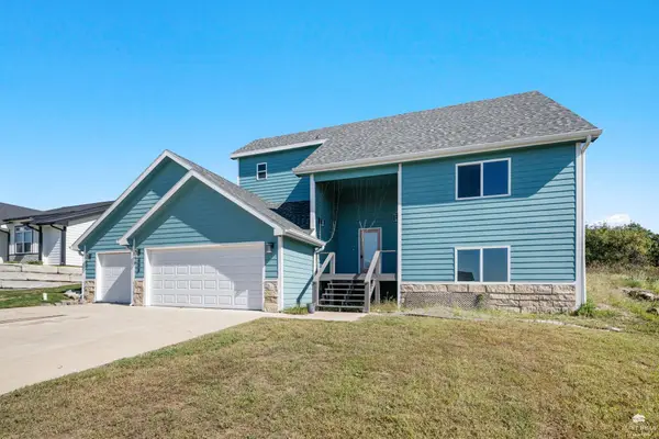 508 Fox Hollow Road, St. George, KS 66535