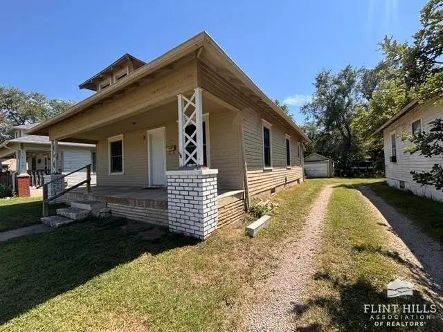 411 E Wyatt Street, Herington, KS 67449 - #3
