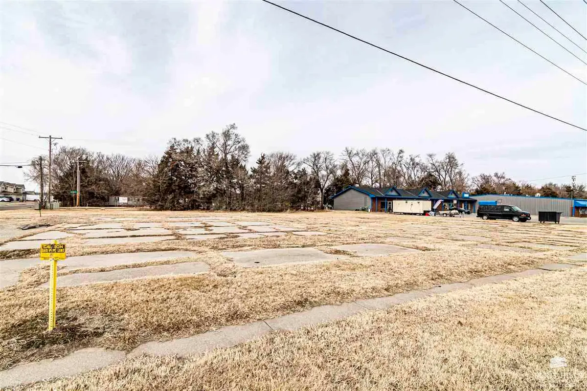 902 Grant Avenue, Junction City, KS 66441 - #1
