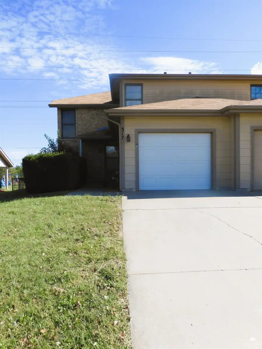 317 Commanche Court, Junction City, KS 66441 - #3