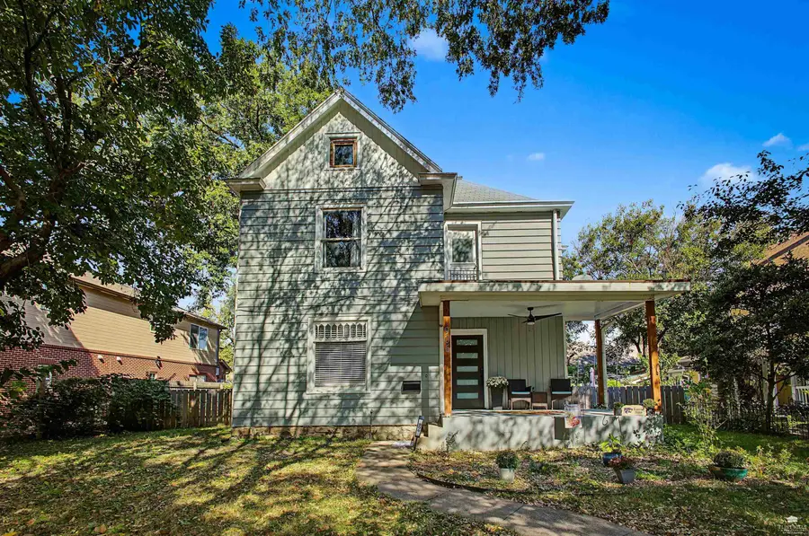 906 Fremont Street, Manhattan, KS 66502 - #3