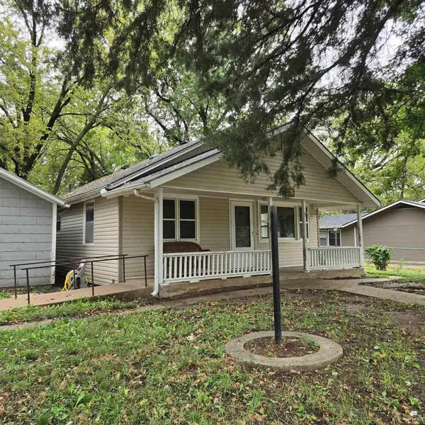 815 N Elm Street, Abilene, KS 67410