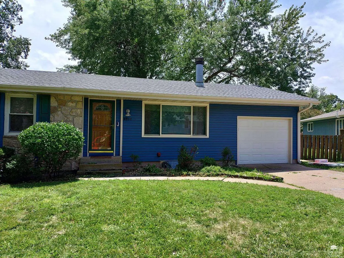 3213 Gary Avenue, Manhattan, KS 66502 - #1