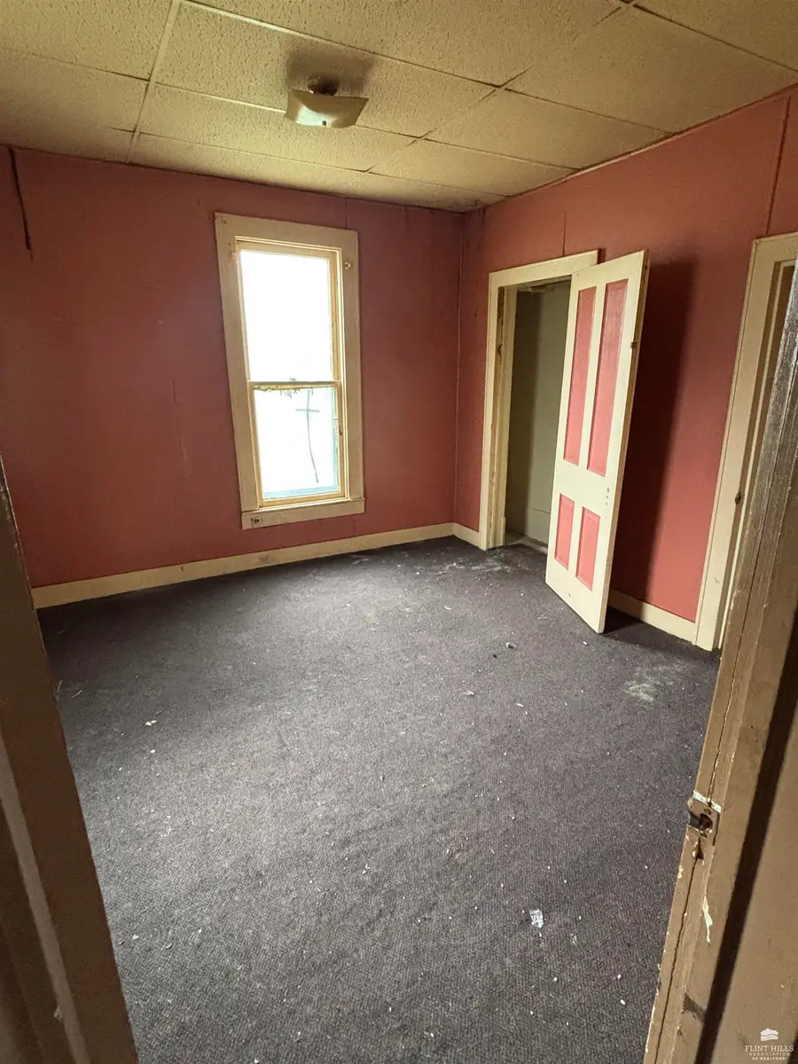403 W Roosevelt, Junction City, KS 66441 - #3