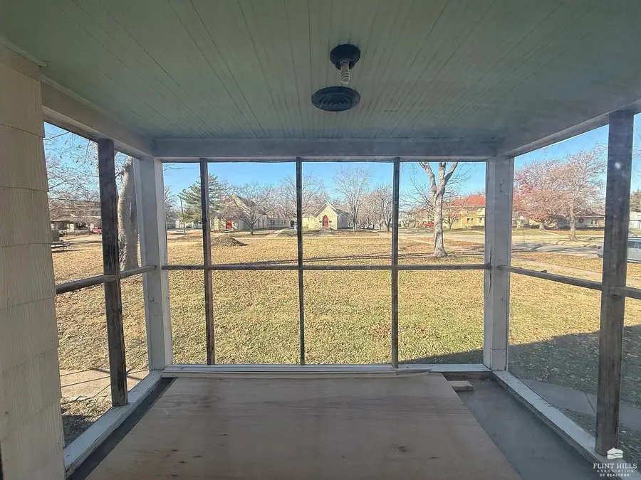 231 W 4th Street, Junction City, KS 66441 - #3