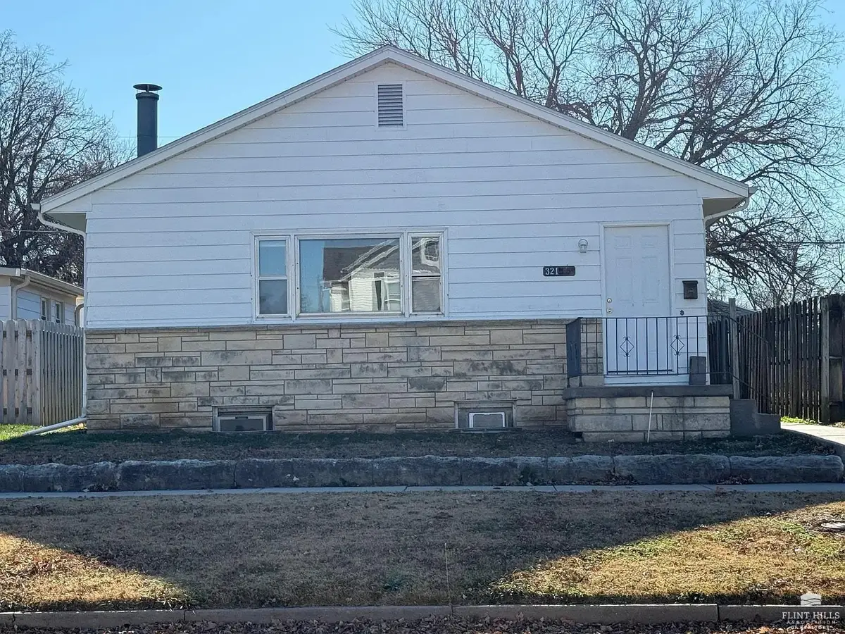 321 W 5th Street, Junction City, KS 66441 - #1