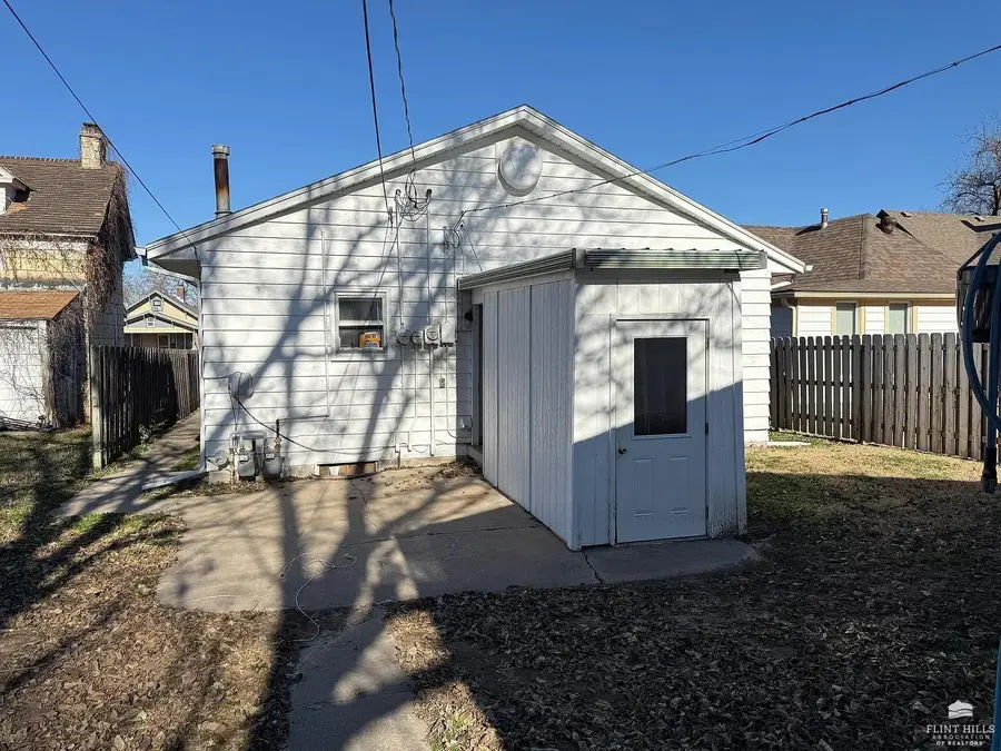 321 W 5th Street, Junction City, KS 66441 - #2