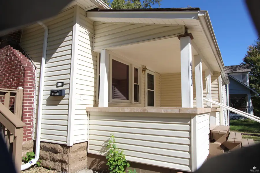 420 W Chestnut Street, Junction City, KS 66441 - #2