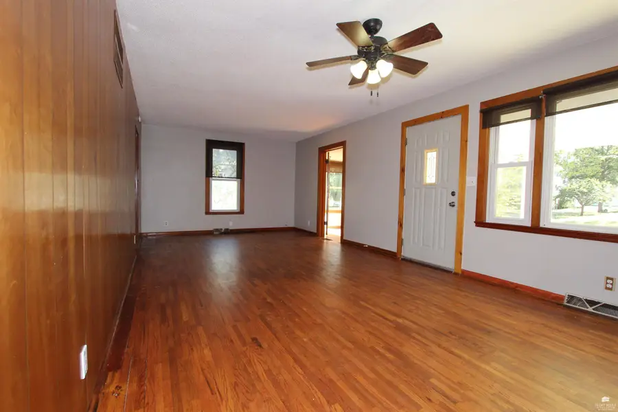 420 W Chestnut Street, Junction City, KS 66441 - #3