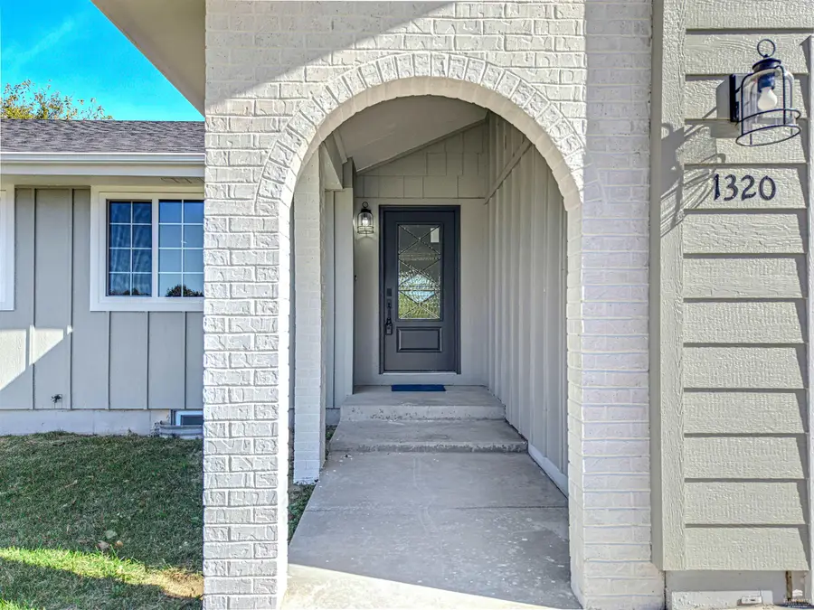 1320 Skyline Circle, Junction City, KS 66441 - #3